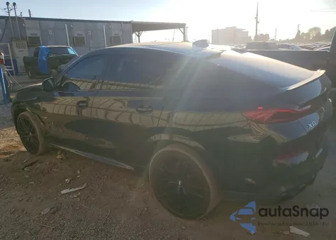 2022 BMW X6 xDrive40I z USA, uszkodzony, nr VIN 5UXCY6C00N9K38873